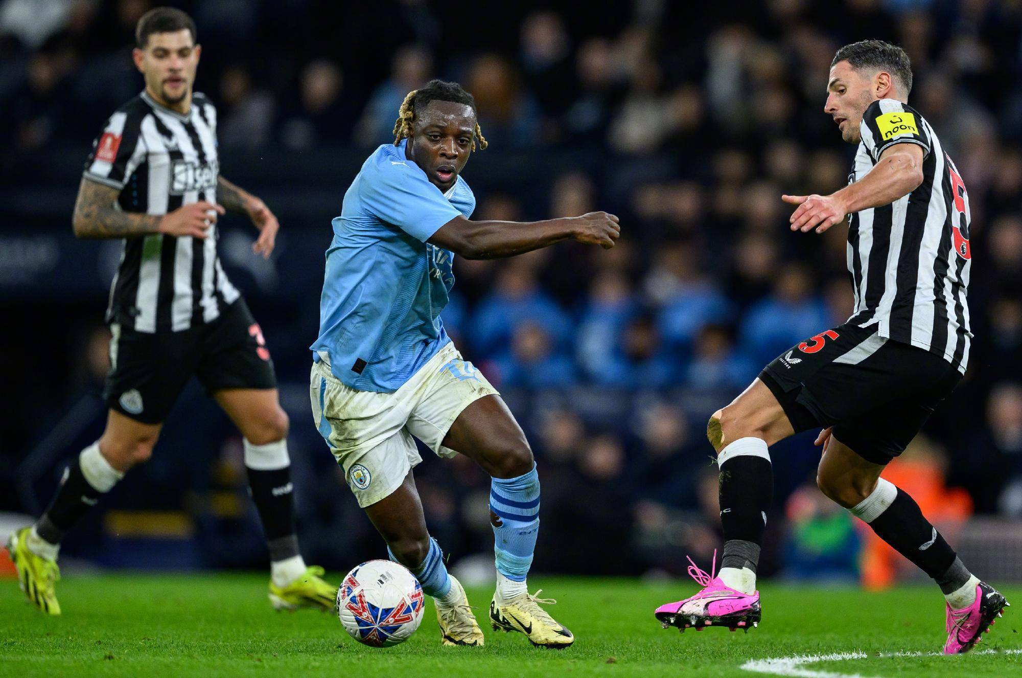 包含托特纳姆围绕欧超杯绝杀压哨哈兰德连续五场比赛得分超过晋级，网友：纽卡斯尔窗口期外线爆发的词条官方网站